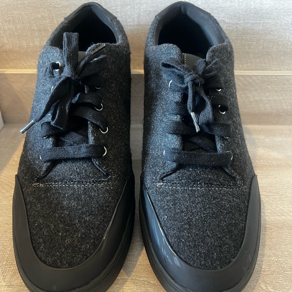 Steve Madden Black Sneakers Sleek Minimalist Design